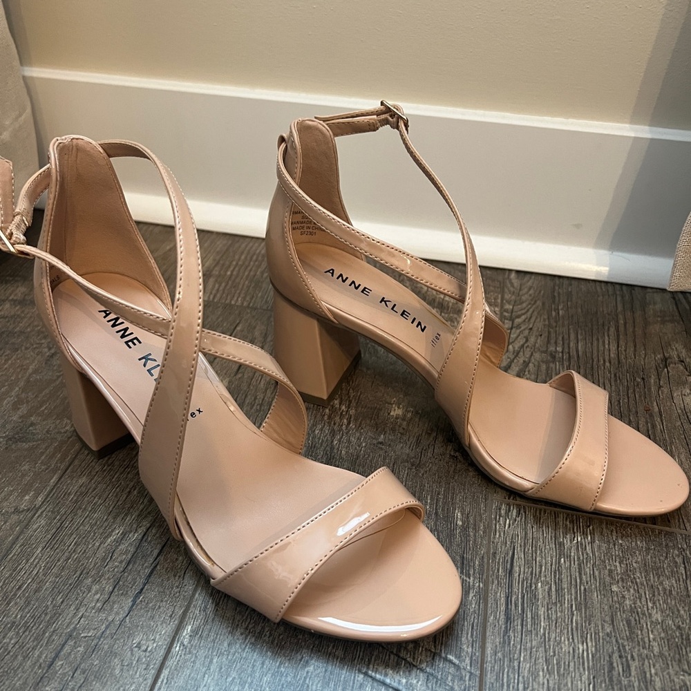 Anne Klein Armaretta Nude Block Heel Sandals 8.5